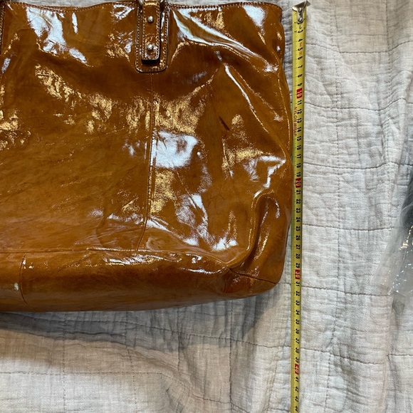 Club Monaco Tan Patent Tote - Picture 9 of 16